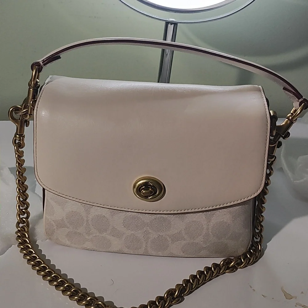 Elegant Cream Chain Shoulder Bag - Picture 2 of 4